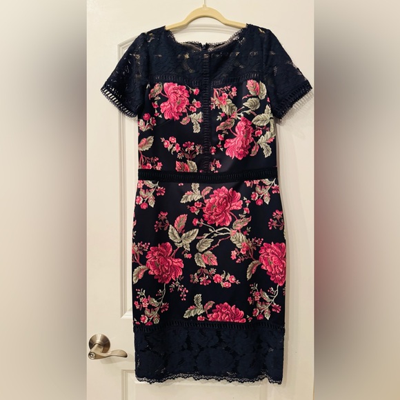 Tadashi Shoji Dresses & Skirts - Tadashi Shoji Purple Lace Dress